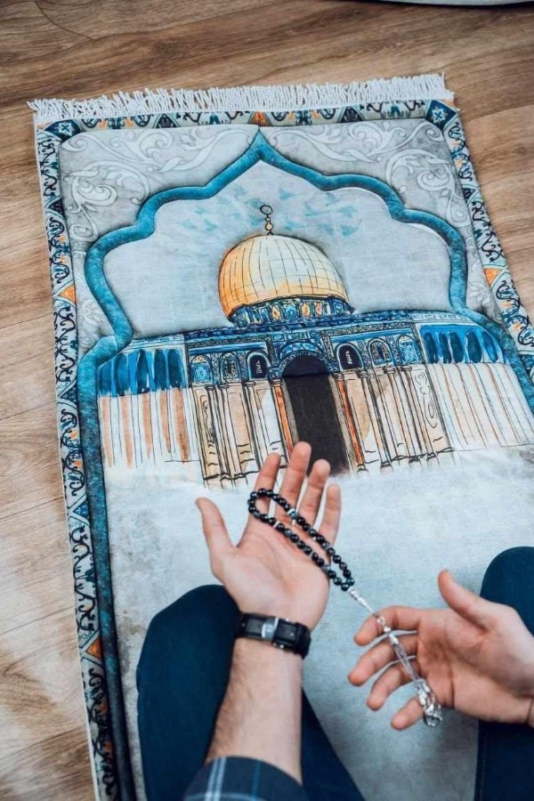 مصلية مبطنة مانعة للانزلاق + سبحة